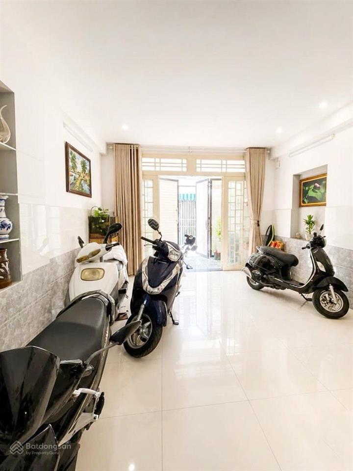 Nhà gần đường lũy bán bích, hẻm xe tải thông, tiện ích bao quanh, thuận tiện kinh doanh đa ngành .