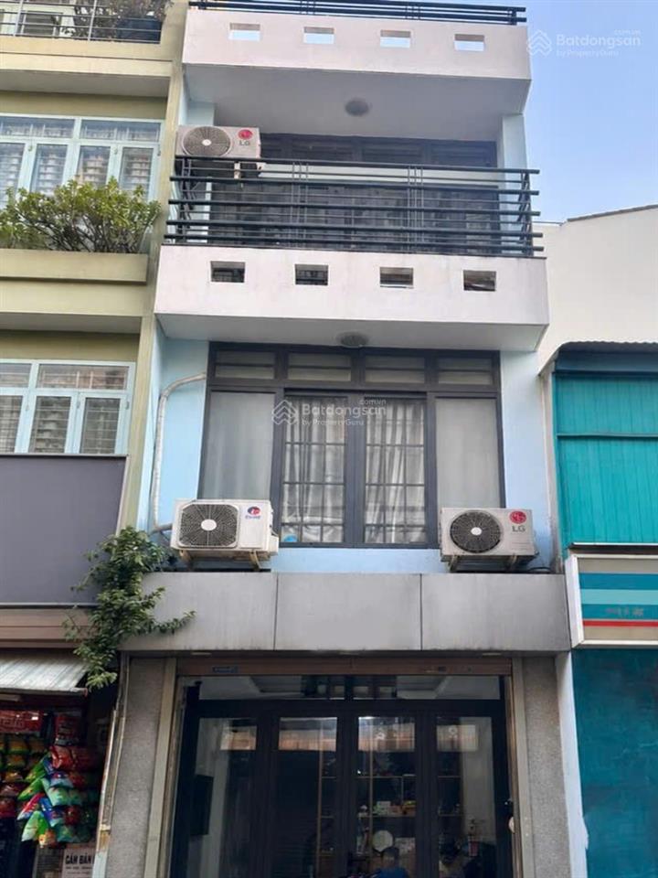 Mặt tiền sát khu bàu cát có lề đường, thuận tiện kinh doanh tất cả các ngành nghề di chuyển dễ dàng