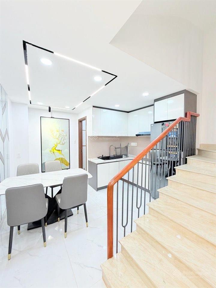 Nhà gần chợ hồng lạc, ngay sát mặt tiền đường, nhà mới xây xong, tặng toàn bộ nội thất.