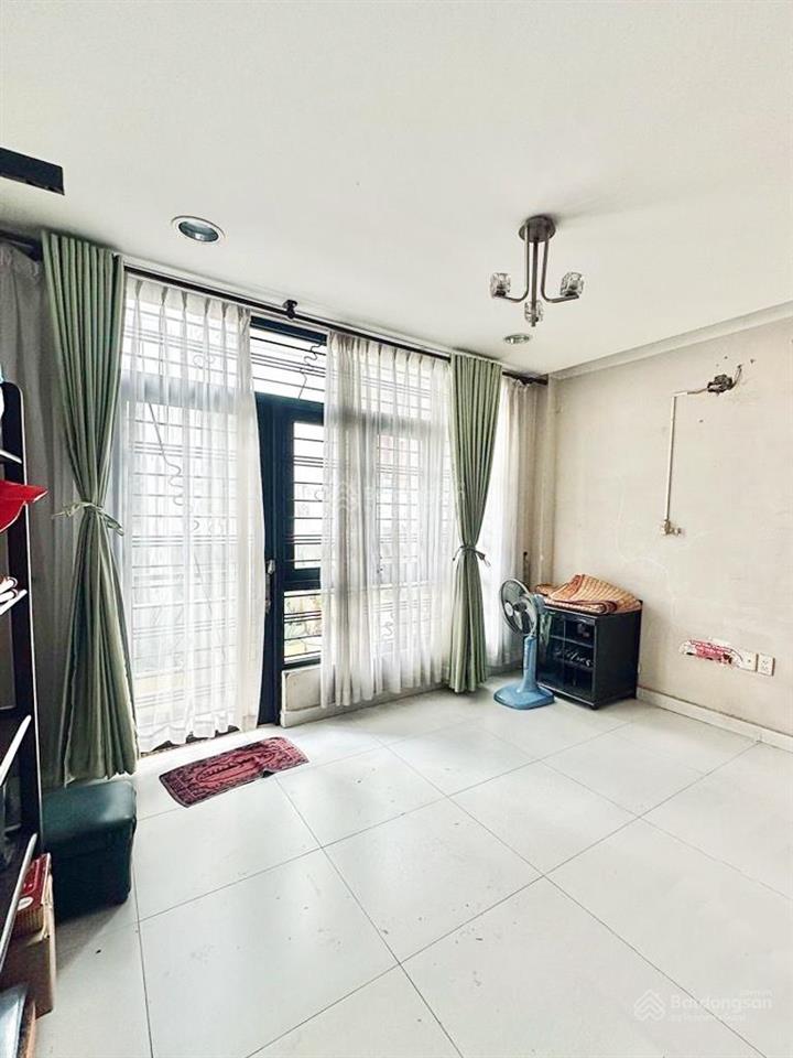 Nhà đường ông ích khiêm sát đầm sen, hẻm xe hơi, thông thoáng khu dân trí, thuận tiện kinh doanh.