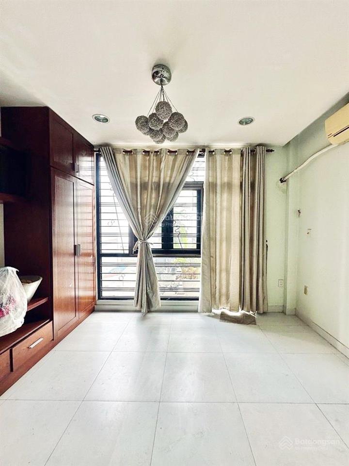 Nhà đường ông ích khiêm sát đầm sen, hẻm xe hơi, thông thoáng khu dân trí, thuận tiện kinh doanh.