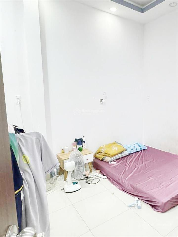 Nhà đường trịnh đình trọng, hẻm 6m ôtô ngủ được trong nhà, khu dân trí cao, thuận tiện di chuyển .