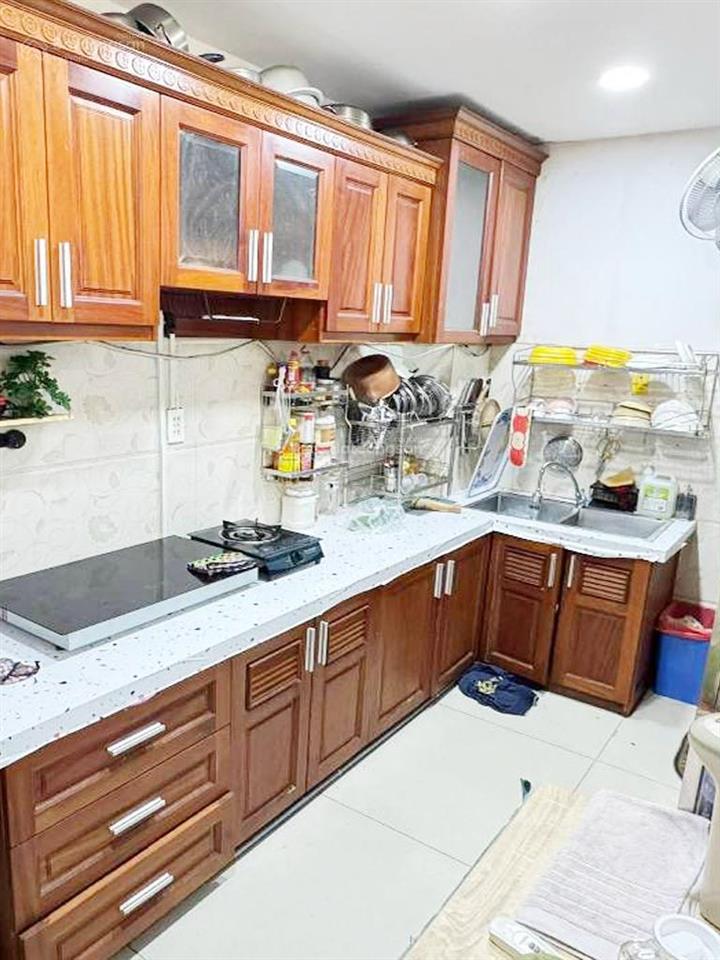 Nhà đường trịnh đình trọng, hẻm 6m ôtô ngủ được trong nhà, khu dân trí cao, thuận tiện di chuyển .