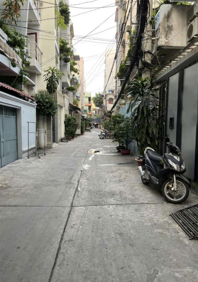 Nhà gần nguyễn tri phương q10, hẻm xe hơi thông. gần nhiều chợ và nhiều trường đại họccao đẳng.