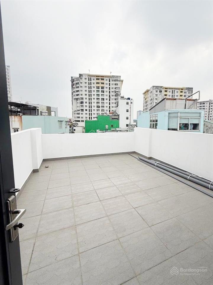 Căn hộ dịch vụ ngay âu cơ và lê đại hành, hẻm 4m đang cho thuê có dòng tiền ổn định.