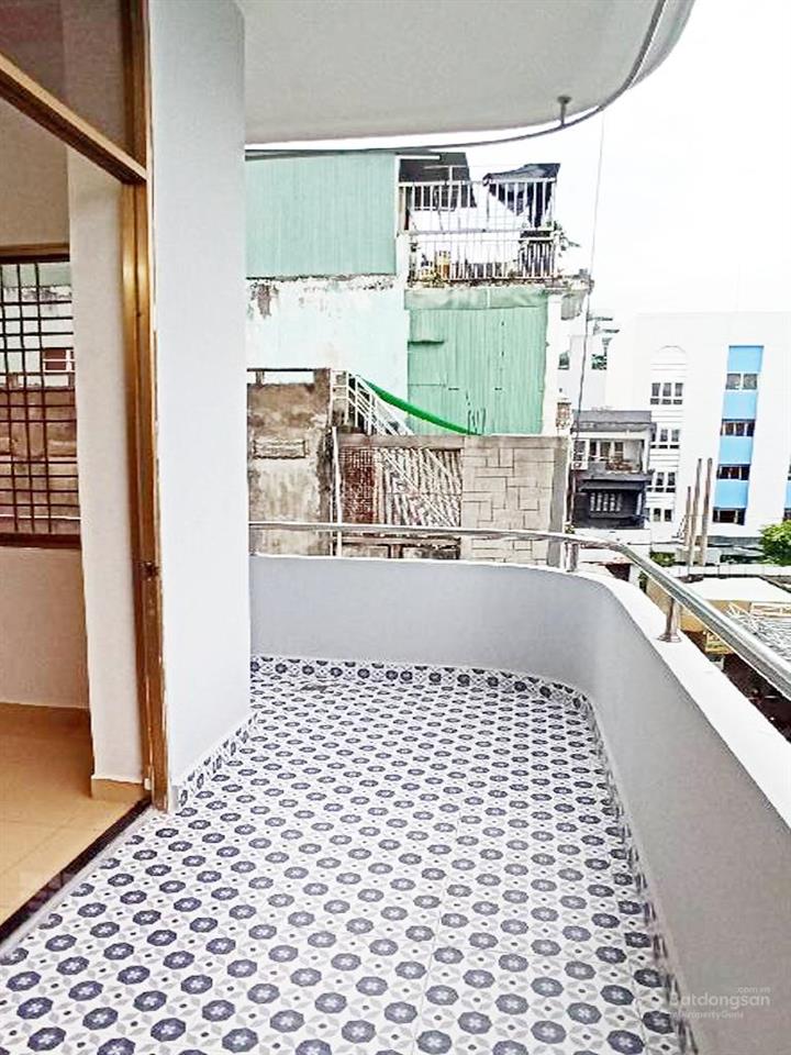 Nhà mặt tiền đường gần chợ nguyễn tri phương, thuận tiện kinh doanh buôn bán, trung tâm q10.