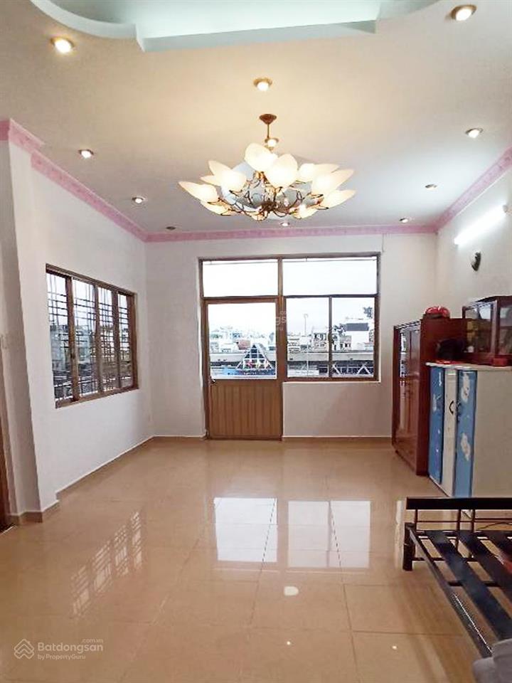 Nhà mặt tiền đường gần chợ nguyễn tri phương, thuận tiện kinh doanh buôn bán, trung tâm q10.