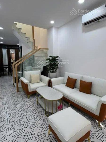 Hẻm xe hơi đậu ngay cửa , nhà đường đặng văn ngữ , gần sân bay , khu hiếm nhà bán .