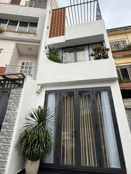 Hẻm xe hơi đậu ngay cửa , nhà đường đặng văn ngữ , gần sân bay , khu hiếm nhà bán .