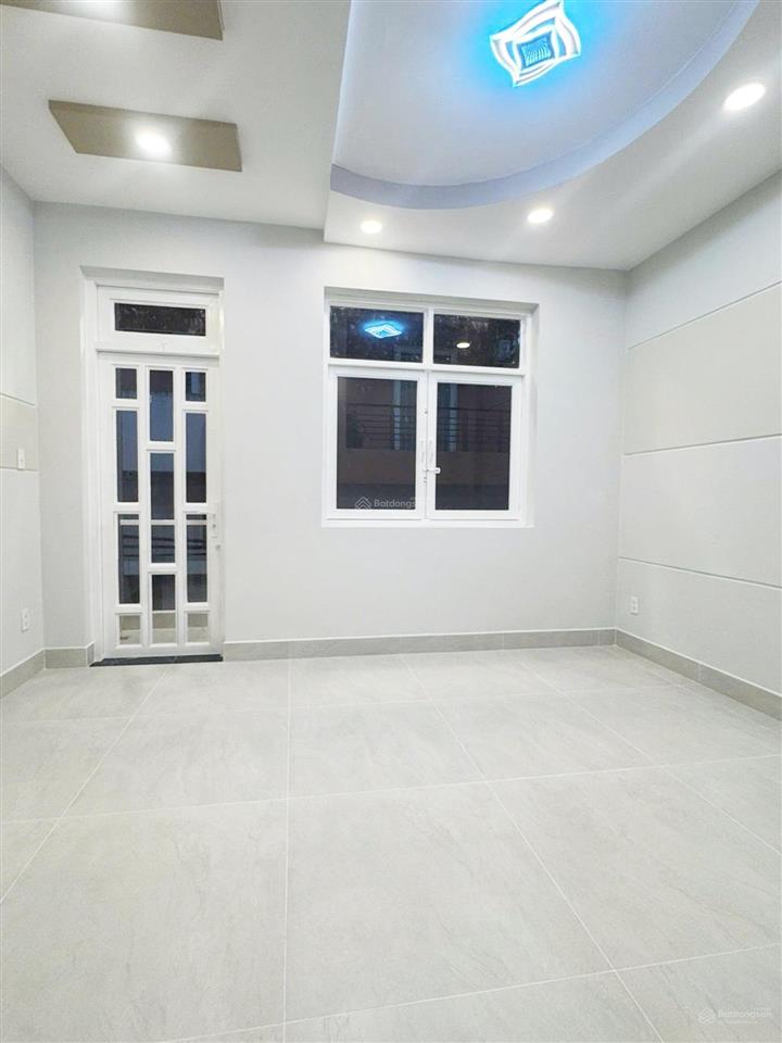 Nhà ngay phạm văn chí và mai xuân thưởng, hẻm 6m ôtô tránh nhau, gần chợ lớn, thuận tiện kinh doanh