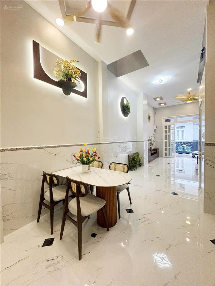Nhà ngay phạm văn chí và mai xuân thưởng, hẻm 6m ôtô tránh nhau, gần chợ lớn, thuận tiện kinh doanh