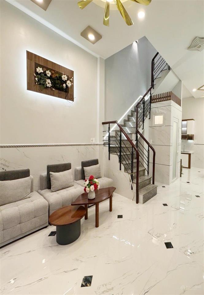 Nhà ngay phạm văn chí và mai xuân thưởng, hẻm 6m ôtô tránh nhau, gần chợ lớn, thuận tiện kinh doanh