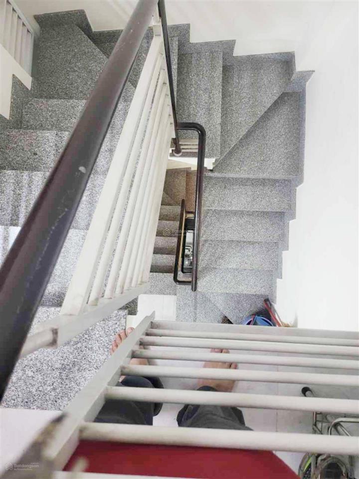 Nhà đường cmt 8 hẻm nhựa 6m, khu dân trí cao, q10 giáp q3, tiện ích bao quanh, thuận tiện di chuyển