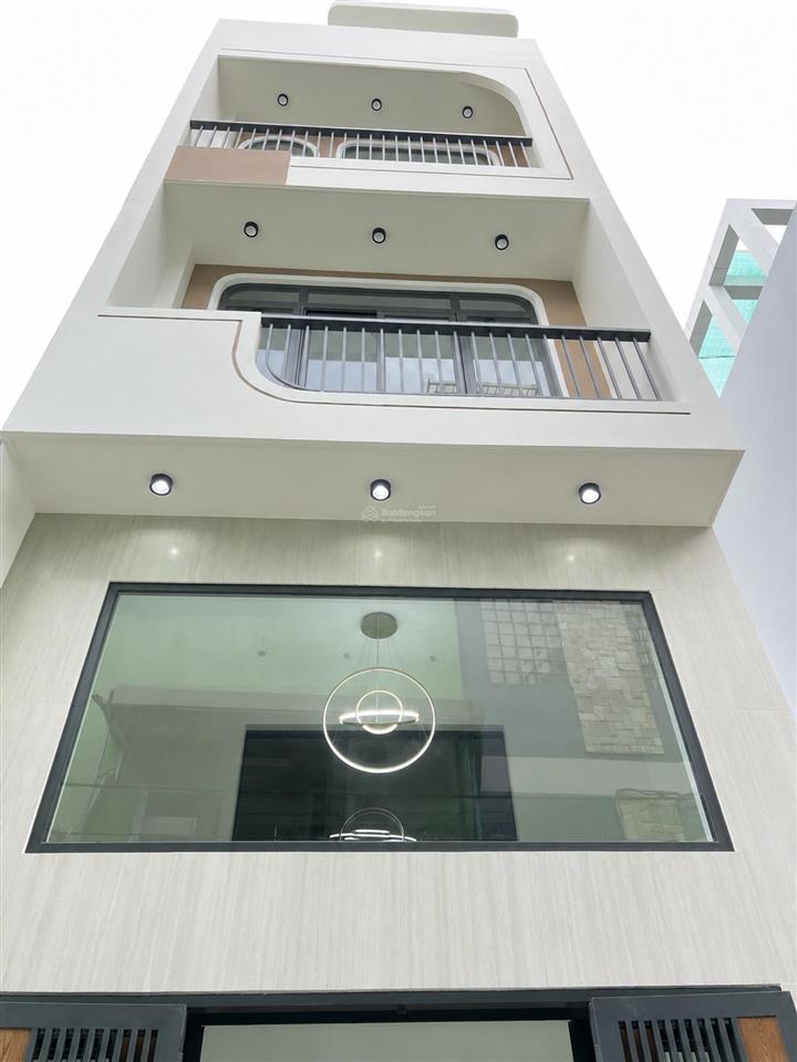 Nhà lạc long quân ngay công viên đầm sen, hẻm xe hơi, khu dân trí, tiện ích bao quanh, nhà mới xây.