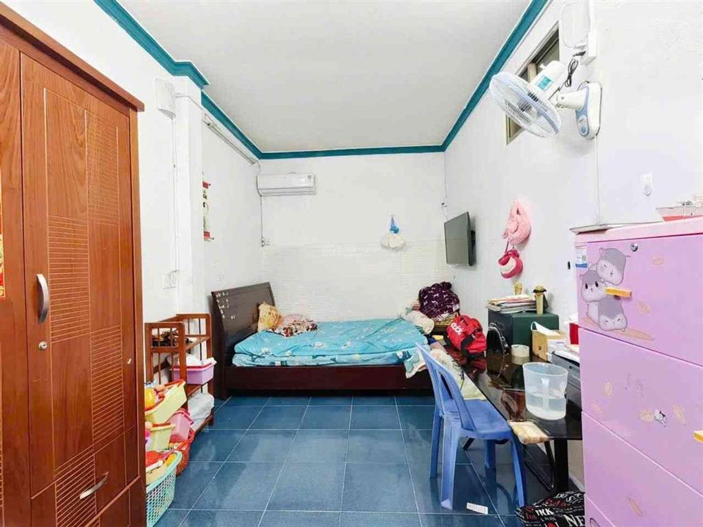 Nhà thoại ngọc hầu, hẻm xe hơi, khu dân trí sát đầm sen, tiện ích bao quanh, di chuyển thuận tiện.