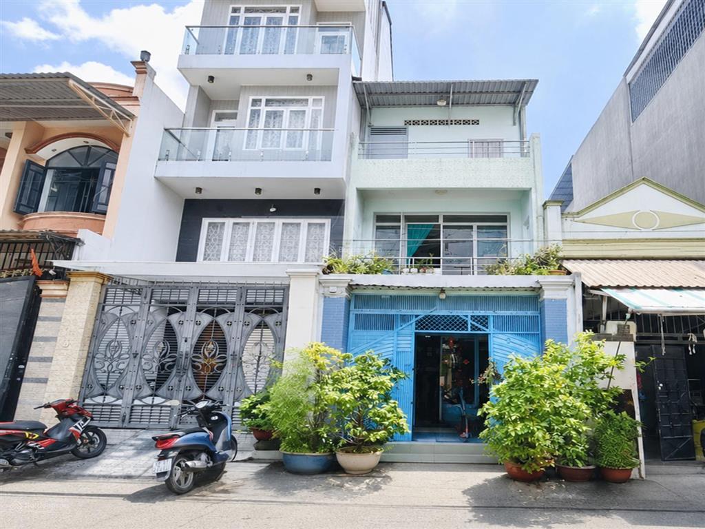 Nhà thoại ngọc hầu, hẻm xe hơi, khu dân trí sát đầm sen, tiện ích bao quanh, di chuyển thuận tiện.