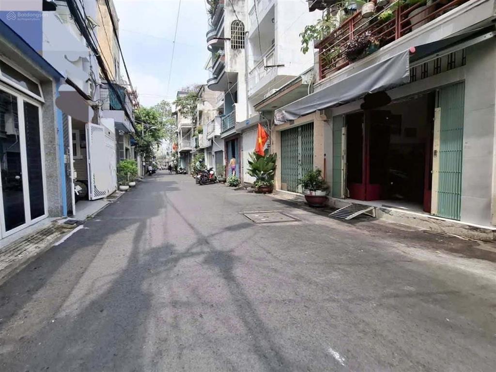 Nhà thoại ngọc hầu, hẻm xe hơi, khu dân trí sát đầm sen, tiện ích bao quanh, di chuyển thuận tiện.