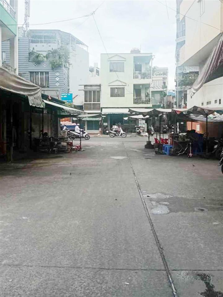Nhà nguyễn tiểu la, gần đại học và cao đẳng kinh tế, sát nhiều trường đại học khác, trung tâm q10