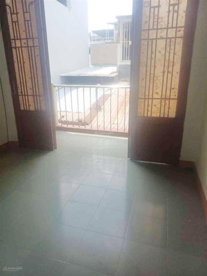 Nhà hà tôn quyền, hẻm 4m thông, nhà không lộ giới, khu dân trí, thuận tiện để ở và kinh doanh.