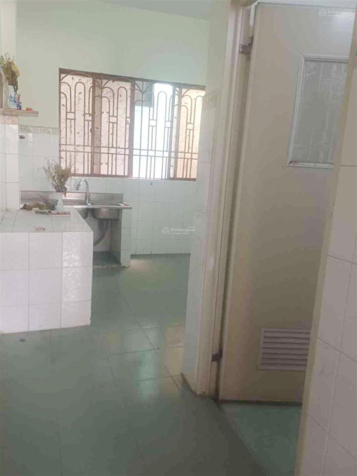 Nhà hà tôn quyền, hẻm 4m thông, nhà không lộ giới, khu dân trí, thuận tiện để ở và kinh doanh.