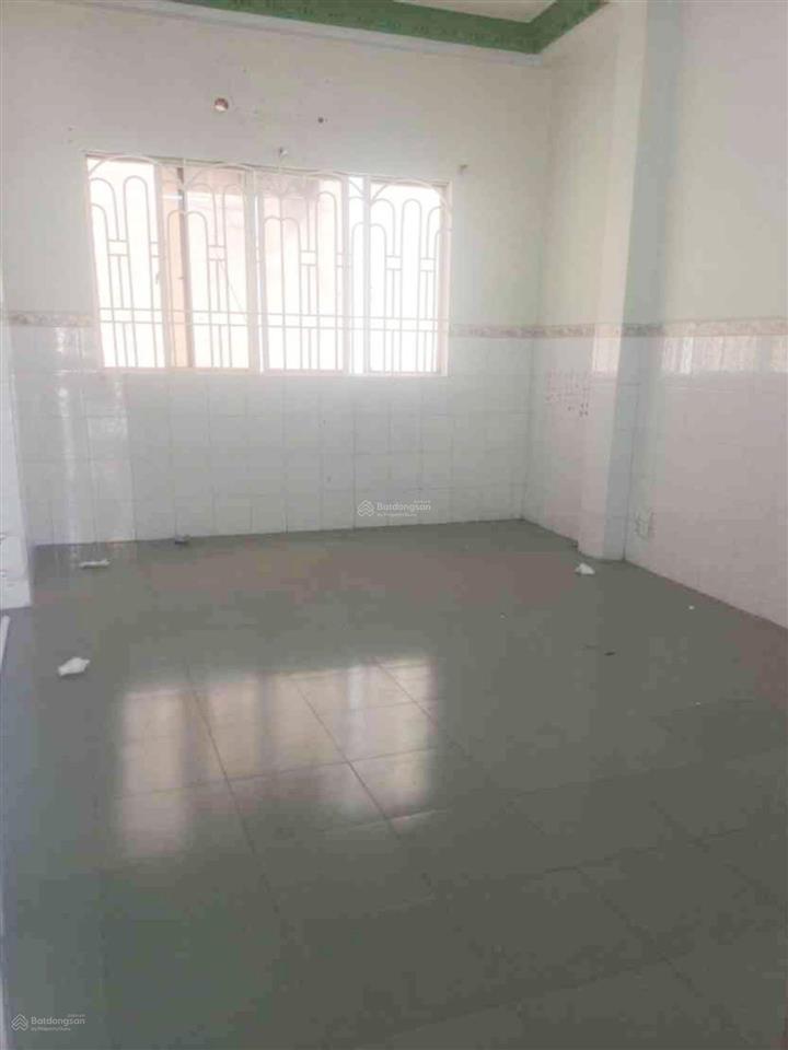 Nhà hà tôn quyền, hẻm 4m thông, nhà không lộ giới, khu dân trí, thuận tiện để ở và kinh doanh.