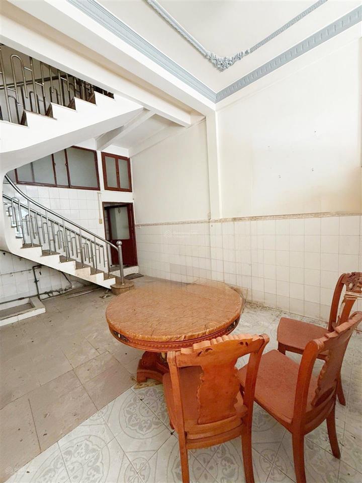 Nhà hồng bàng, gần cầu vượt cây gõ, sát mặt tiền, hẻm ôtô thông, thuận tiện di chuyển và kinh doanh