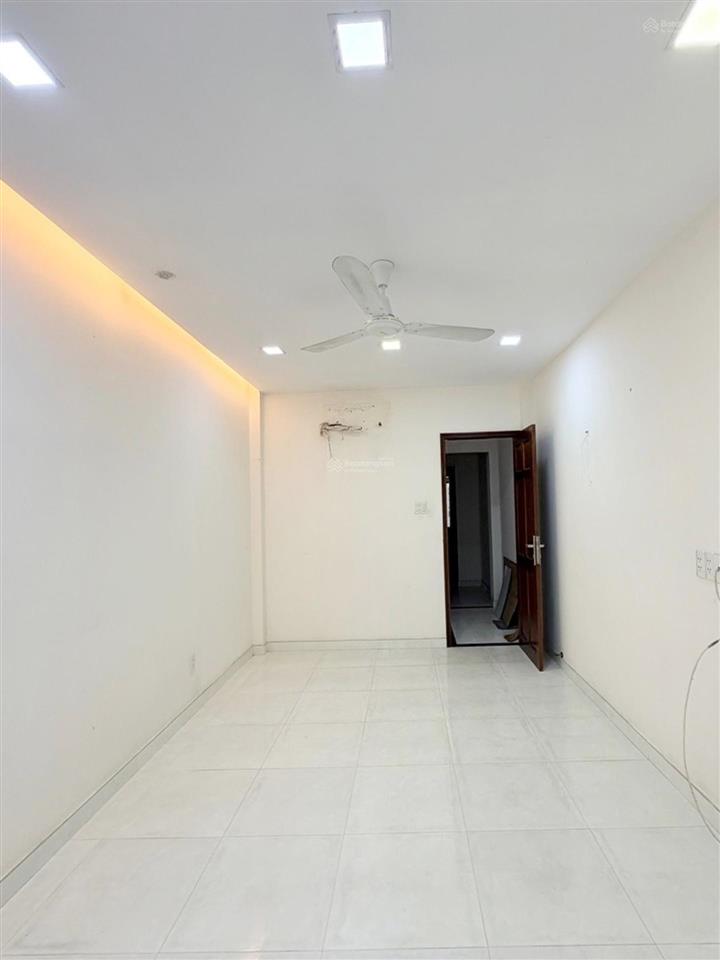 Nhà hòa hưng, sát cmt8 thông tô hiến thành, khu dân trí, tiện ích bao quanh, thuận tiện di chuyển