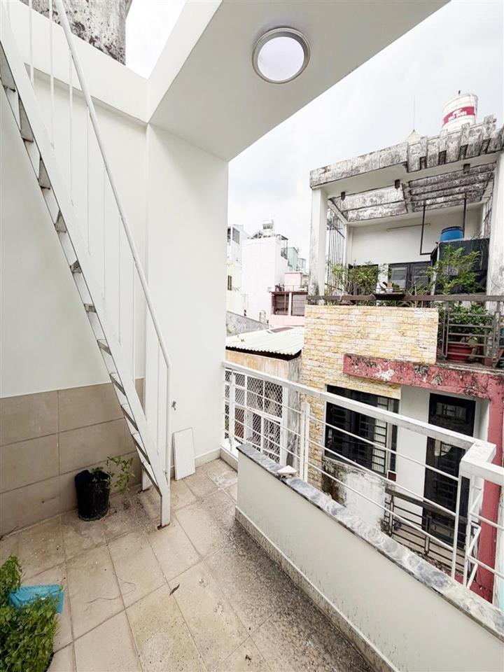 Nhà hòa hưng, sát cmt8 thông tô hiến thành, khu dân trí, tiện ích bao quanh, thuận tiện di chuyển
