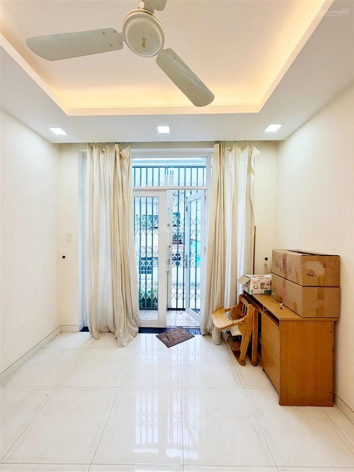 Nhà hòa hưng, sát cmt8 thông tô hiến thành, khu dân trí, tiện ích bao quanh, thuận tiện di chuyển