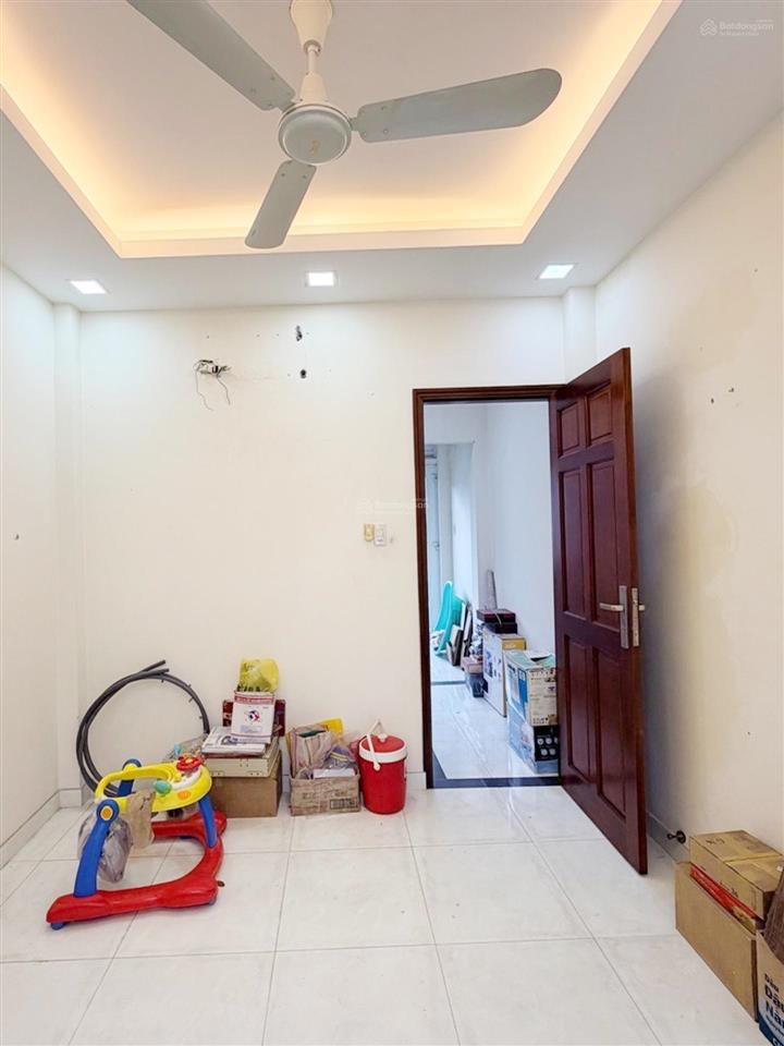 Nhà hòa hưng, sát cmt8 thông tô hiến thành, khu dân trí, tiện ích bao quanh, thuận tiện di chuyển