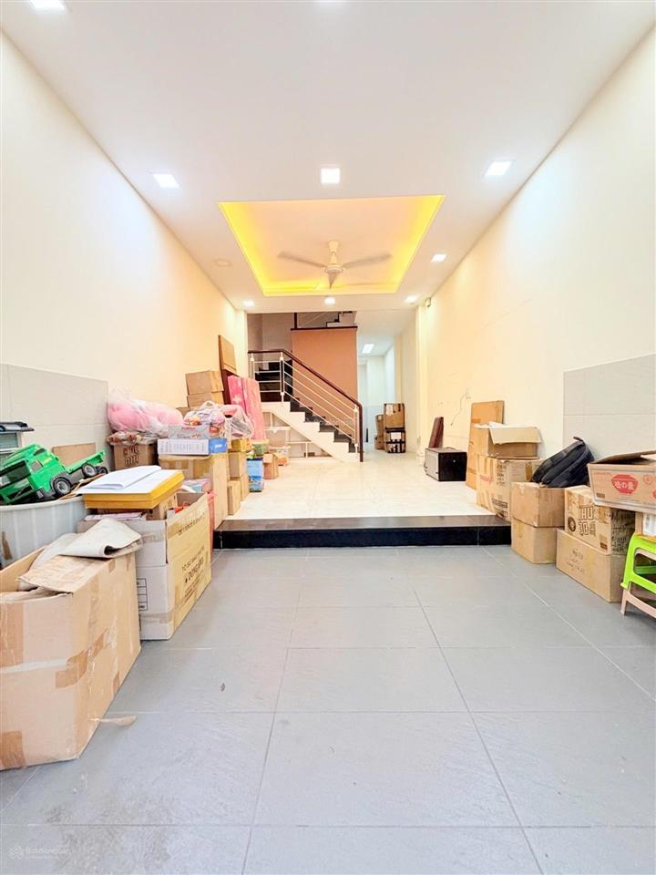 Nhà hòa hưng, sát cmt8 thông tô hiến thành, khu dân trí, tiện ích bao quanh, thuận tiện di chuyển