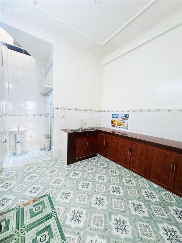 Nhà đường lê thị bạch cát, hẻm 4m khu dân trí, tiện ích bao quanh, thuận tiện di chuyển.