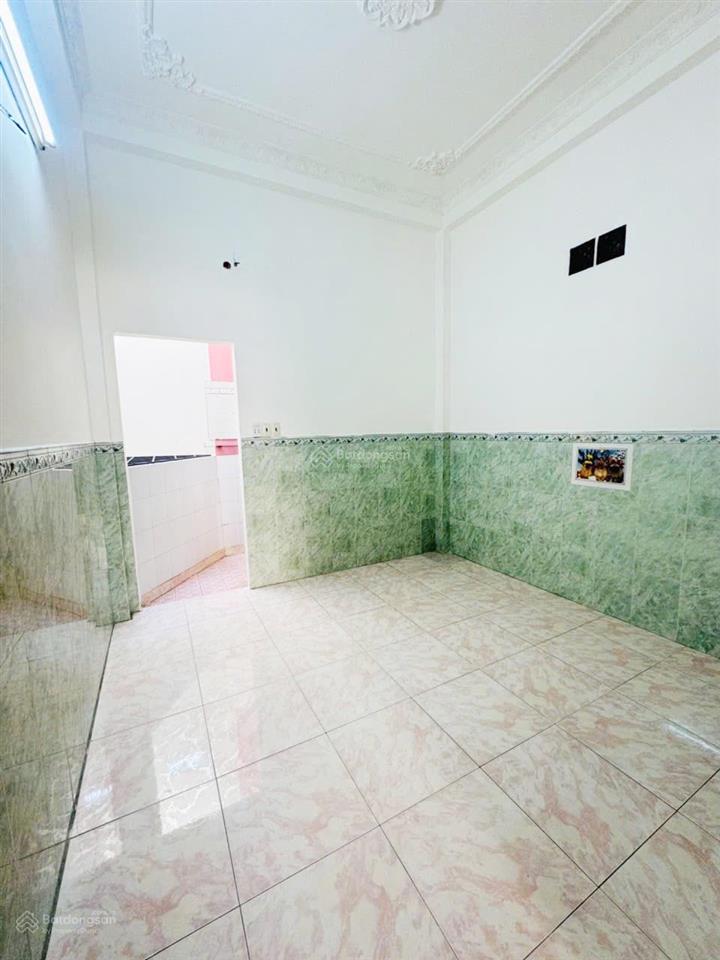 Nhà đường lê thị bạch cát, hẻm 4m khu dân trí, tiện ích bao quanh, thuận tiện di chuyển.