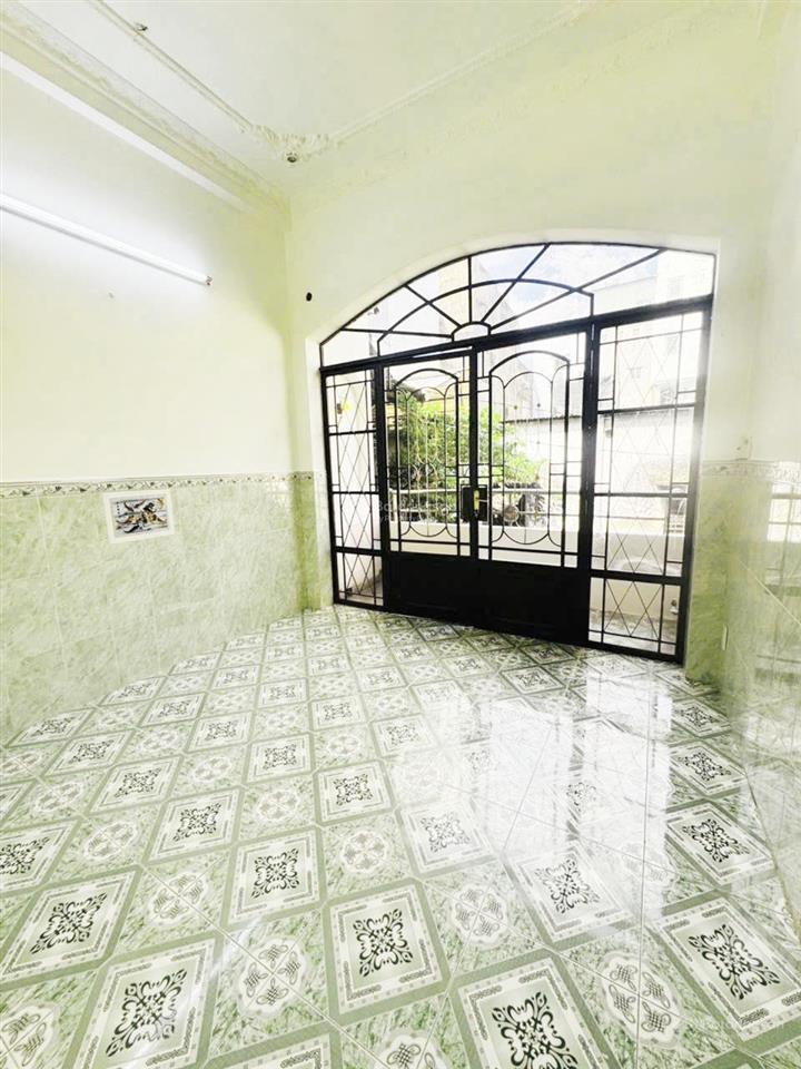 Nhà đường lê thị bạch cát, hẻm 4m khu dân trí, tiện ích bao quanh, thuận tiện di chuyển.