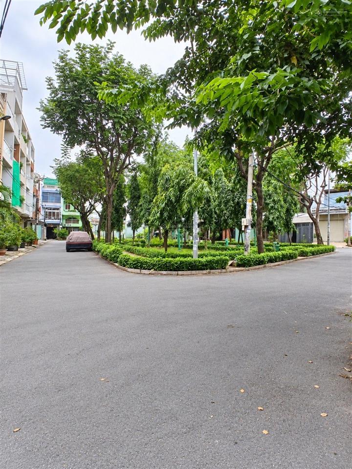 Nhà kênh tân hóa, gần cv đầm sen, hẻm 6m có công viên mini, khu dân trí, tiện ích đầy đủ.