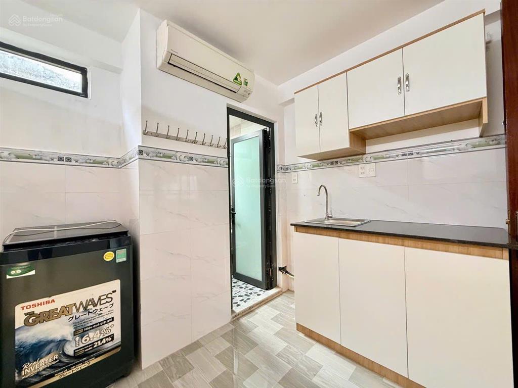 Căn hộ dịch vụ ngay âu cơ, hẻm 4m đang cho thuê có dòng tiền ổn định, phù hợp vừa ở vừa cho thuê