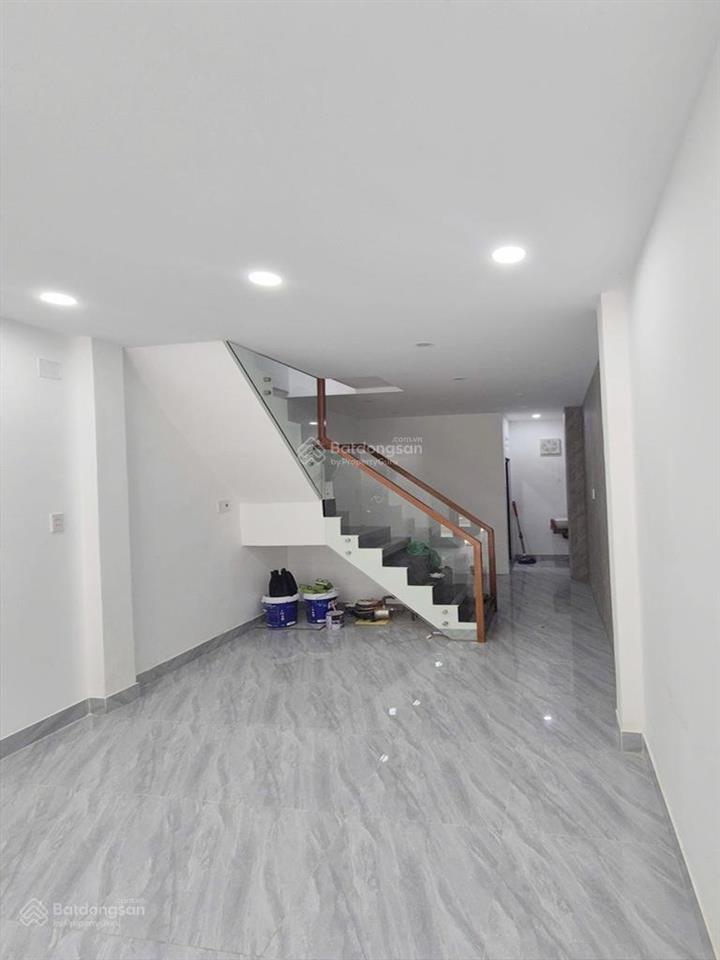 Nhà lạc long quân hẻm 6m ngay cv đầm sen, nhà mới vào ở ngay, tiện ích bao quanh không thiếu thứ gì