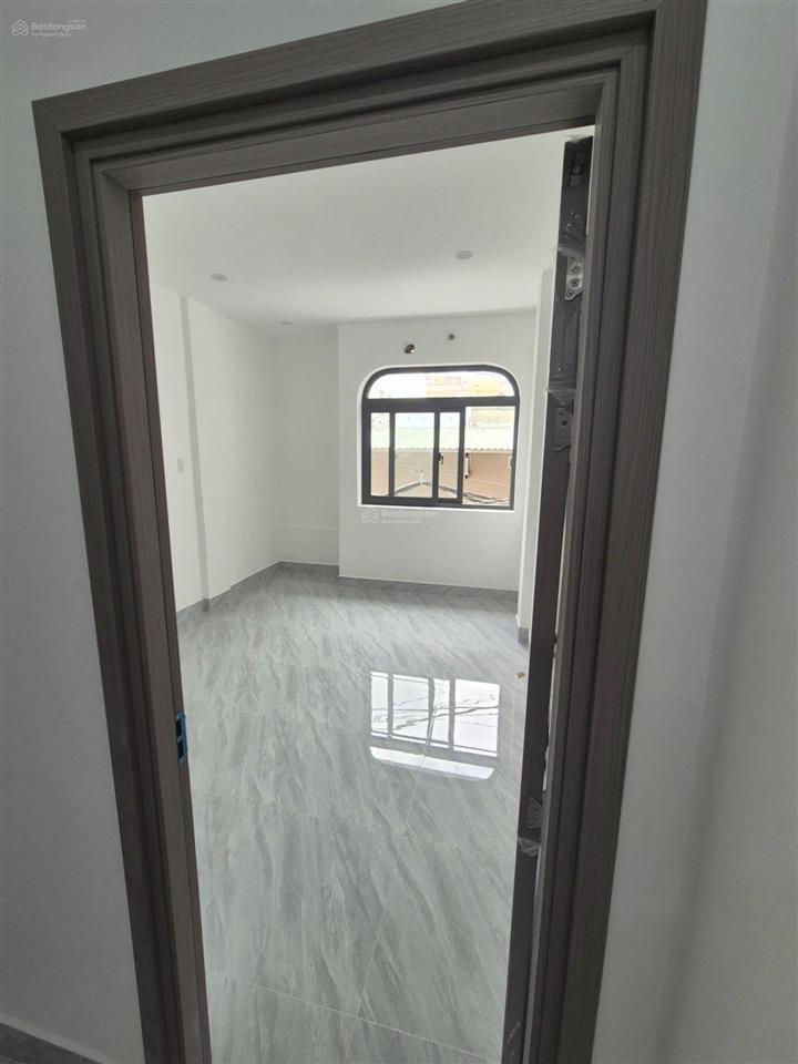 Nhà lạc long quân hẻm 6m ngay cv đầm sen, nhà mới vào ở ngay, tiện ích bao quanh không thiếu thứ gì