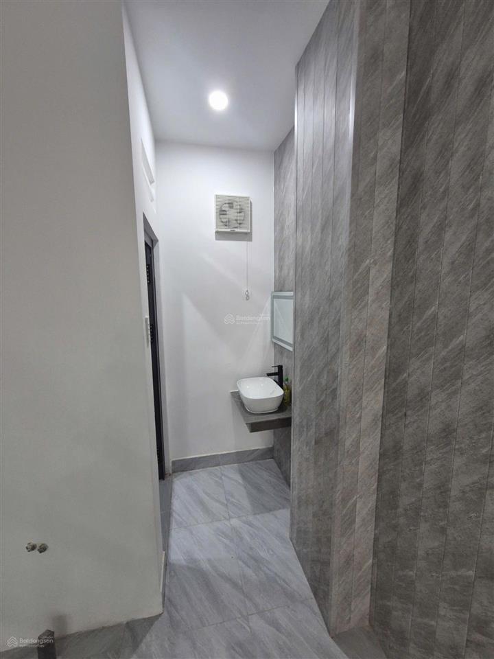 Nhà lạc long quân hẻm 6m ngay cv đầm sen, nhà mới vào ở ngay, tiện ích bao quanh không thiếu thứ gì