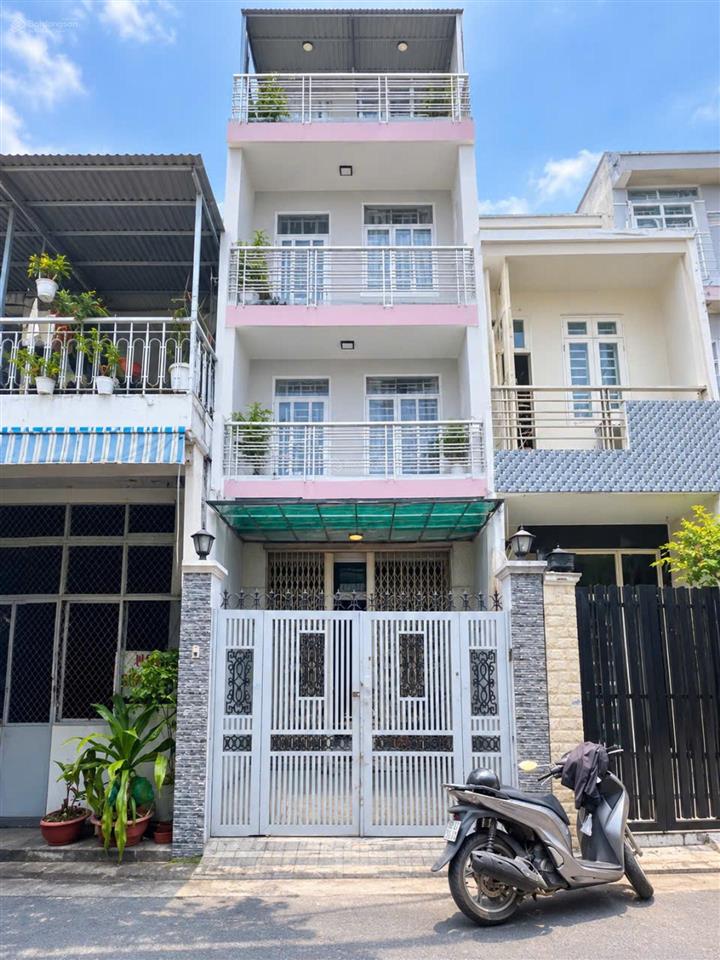 Nhà đường hồng lạc, hẻm xe hơi thông khắp nơi, tiện ích bao quanh