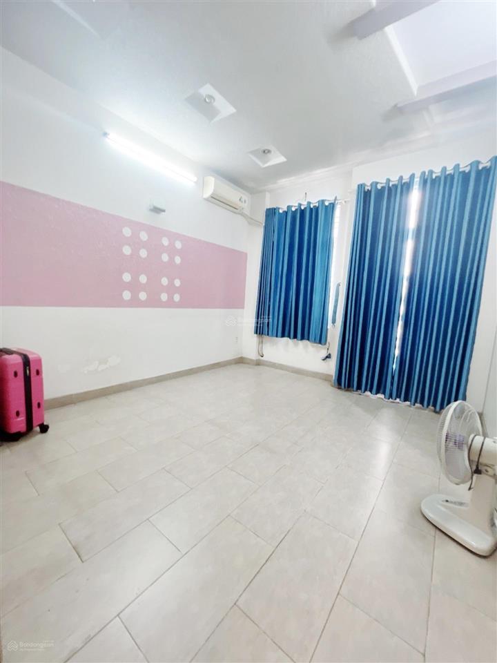 Nhà đường hồng lạc, hẻm xe hơi thông khắp nơi, tiện ích bao quanh