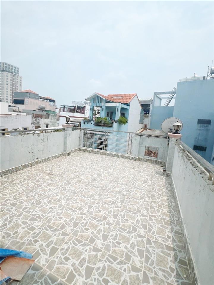 Nhà đường hồng lạc, hẻm xe hơi thông khắp nơi, tiện ích bao quanh