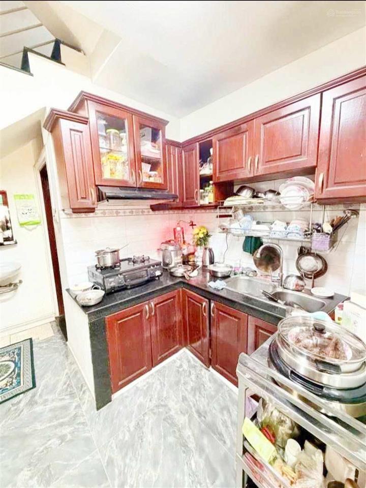 Nhà nguyễn ngọc lộc, sát 3t2, hẻm ô tô đậu cửa, tiện ích bao quanh, di chuyển thuận tiện các quận.