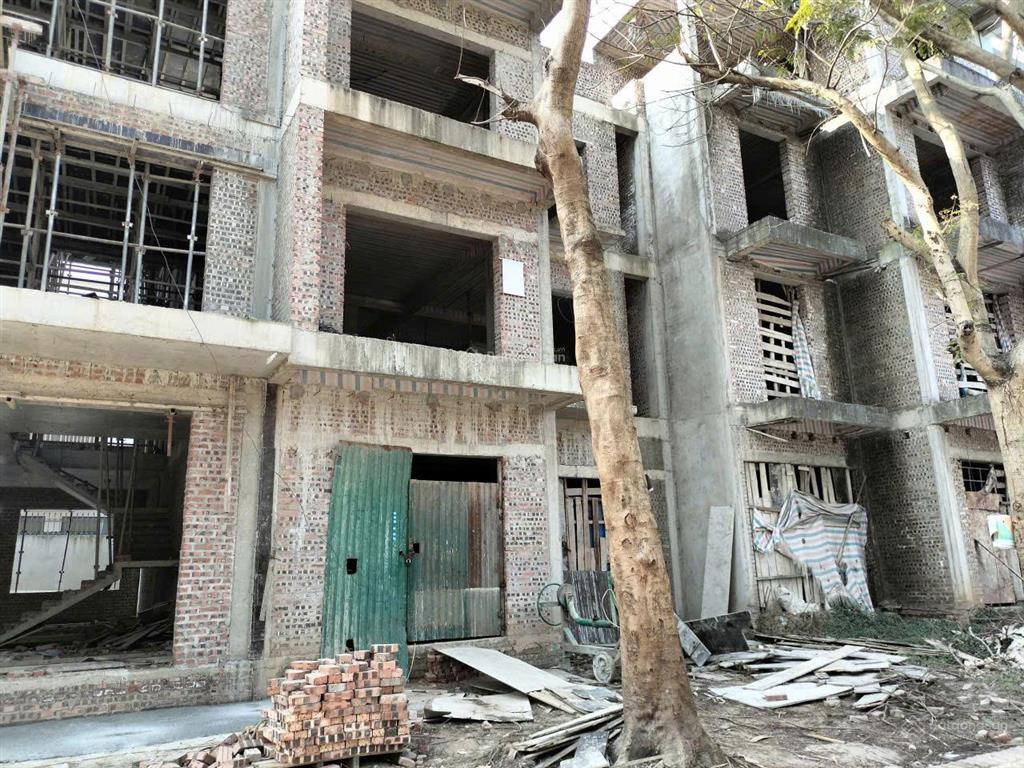 Chính chủ cần bán căn liền kề mặt tiền 8m hàng quá đẹp  giá 8x triệu/m2 0988 402 ***