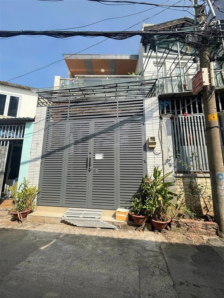 Nhà sát vincom q9  chỉ nhỉnh 5tỷ, 50m2, xe hơi thông, lê văn việt, hiệp phú, q9