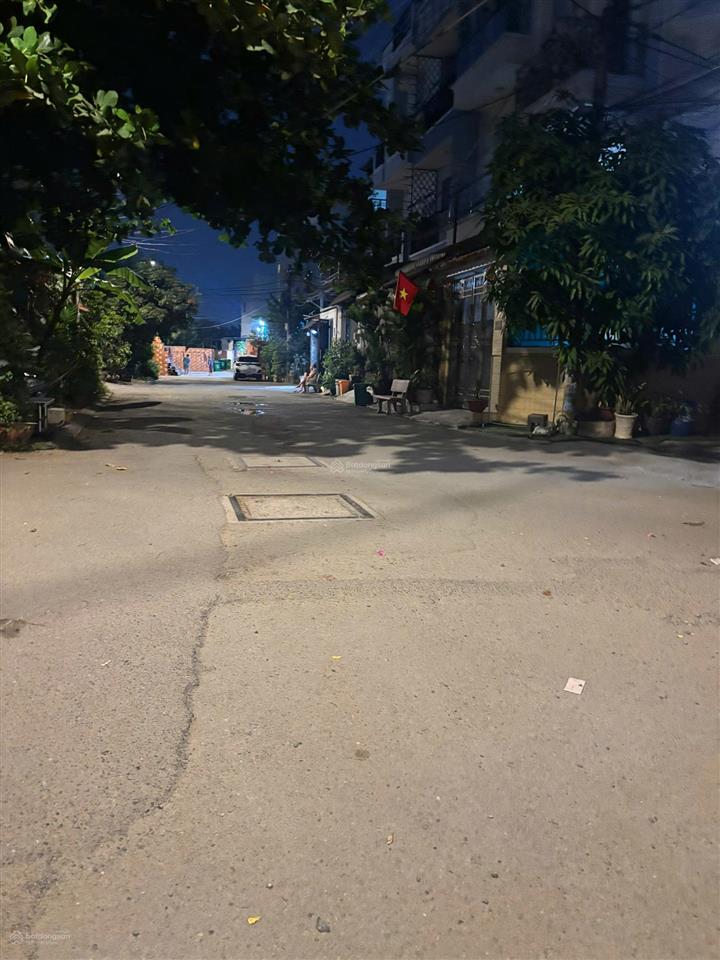 Bán gấp nhà riêng tăng nhơn phú b, đường nhựa 8m, xe hơi đỗ trong nhà, 4 tầng , gần vincom q9 6 tỷ