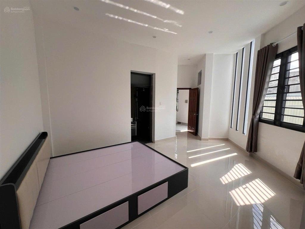 Cực hiếm, căn góc nhà 2t, 3pn,100m2, đường 7m, gần ngã tư thủ đức, hiệp phú, quận 9 chỉ hơn 7t