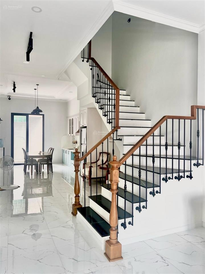 Siêu siêu đẹp, nhà 4 tầng, 86m2, gần vòng xoay phú hữu, nguyễn duy trinh, quận 9, chỉ hơn 7 tỷ