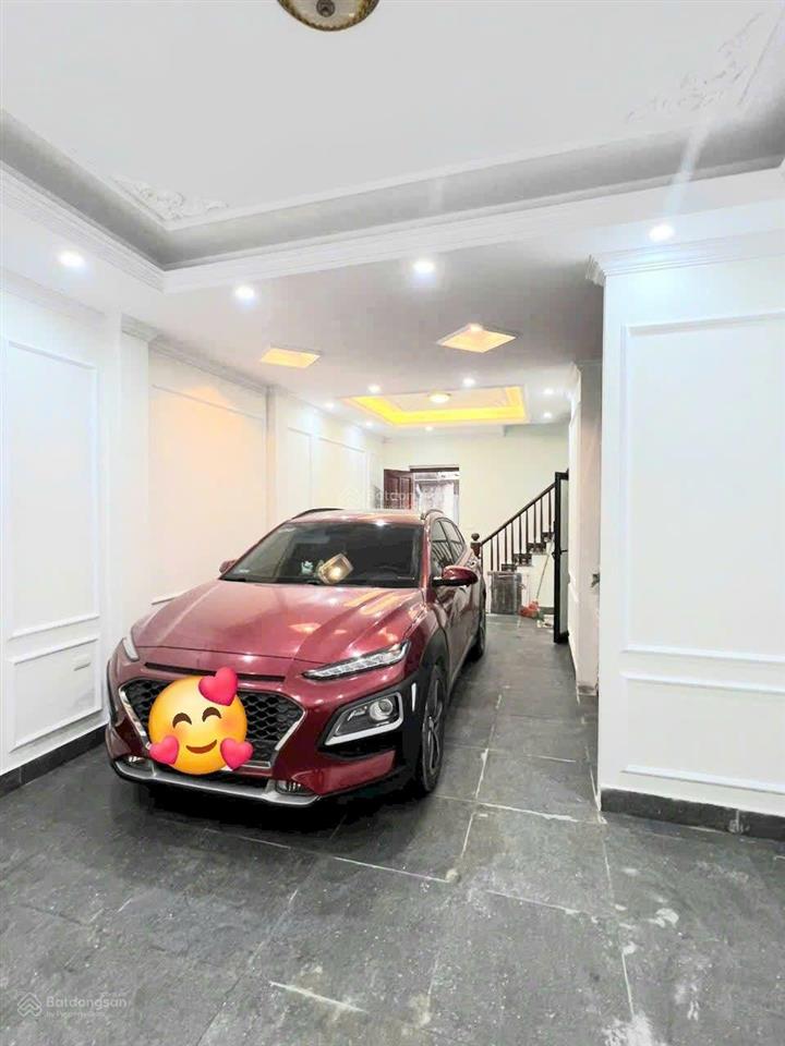 Bán nhà cầu giấy  lô góc ô tô  tặng full nội thất mới  giá chào mềm như bún