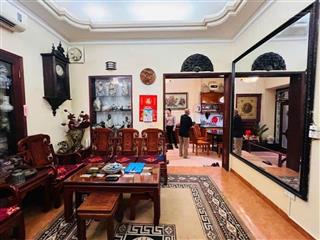 Bán nhà riêng, trung tâm cầu giấy, 54m2, 4 tầng, nội thất gỗ đẹp. nhà dân xây chắc chắn